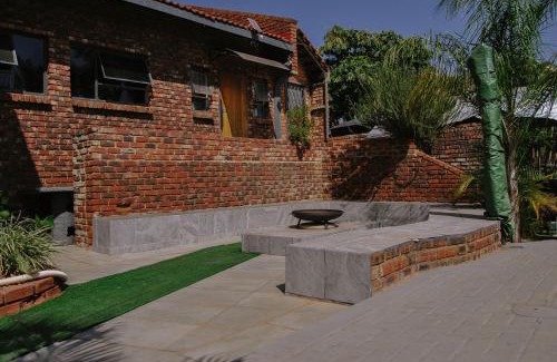 Rustenburg House | Yolandré