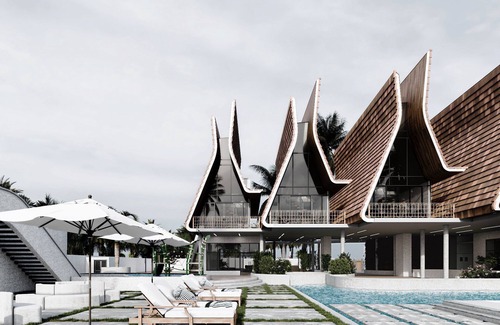 Amuwo Odofin Resort | YOLO Island Resort