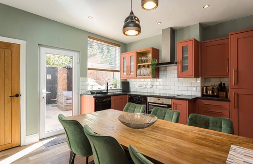 York Cottage | York 2 bedroom townhouse - sleeps 6 guests in 2 bedrooms