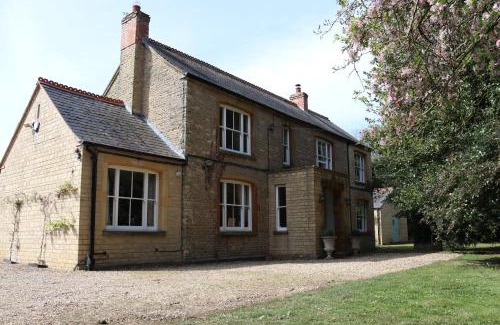 Earls Barton House | York Cottage House & Spa