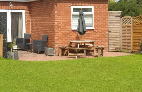 Kexby Cottage | York Two Bedroom Cottage Close to City of York Check in day Saturday
