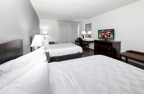 Carteret Hotel | You Found It! Budget-friendly & Pet-friendly Property, Onsite Bar, FREE Parking!