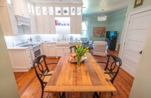 Pawleys Island Cottage | You found the most romantic cottage on the Hammock Coast.