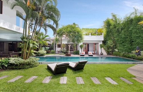 Berawa Villa | You think you know Canggu? Think again! Stunning LARGE LUXXE 7bed Villa