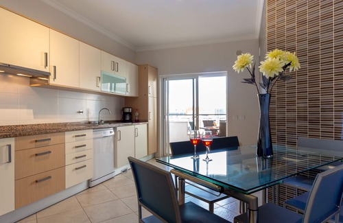 Funchal Apartment | You will love a holiday in this beautiful, spacious apartment. Licence 161917/AL