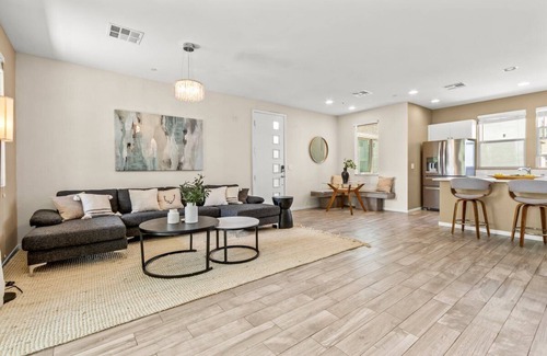 Summerlin South House | Youdids Luxury modern style townhouse in Summerlin