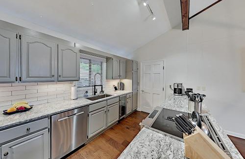 Lake Lure House | Young's Mountain Hideaway