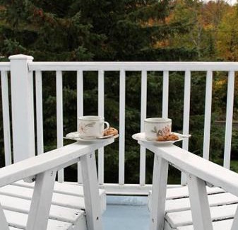 Camden Bed & Breakfast | Youngtown Inn