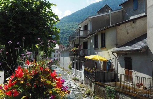 Auzat House | Your cozy nest in the mountains! Charming mountain home stay!