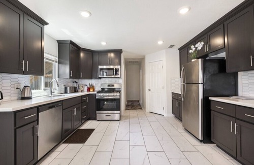 Garfield House | Your Downtown Home with California King Bed Unit A