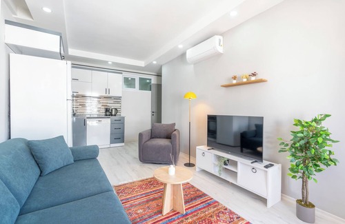 Antalya City Centre Apartment | Your Ethnic Stay Awaits: 2 Bed- Cozy, Cultural and Central!