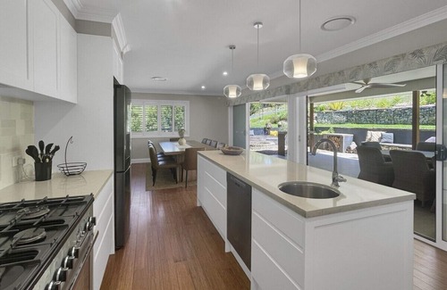 North Batemans Bay House | Your Family Retreat Awaits -Spacious home Sleeps 8 (Up to 11 Upon Request)