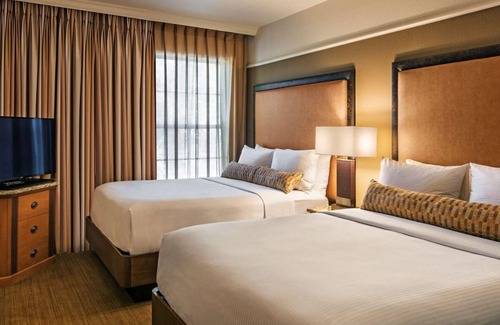 Gainey Village Villas Hotel | Your Gateway to Scottsdale's Wonders: Elegant Suites Await! Paws Friendly, Pool