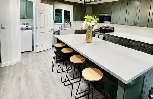 Laie House | Your Hawai‘i Home Base Spacious 3BR/2BA Sleeps 10, Beach Gear, Full Kitchen