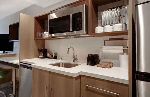 Garden Grove Hotel | Your Home Away From Home! Free Breakfast, Pet-friendly Property!