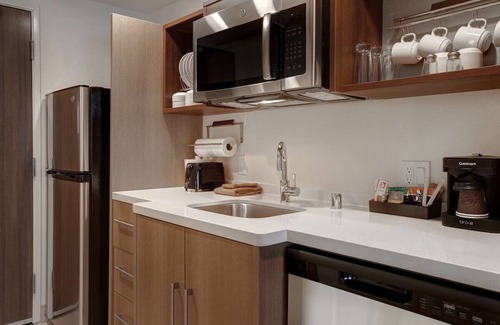 Garden Grove Hotel | Your Home Away From Home! Free Breakfast, Pet-friendly Property!
