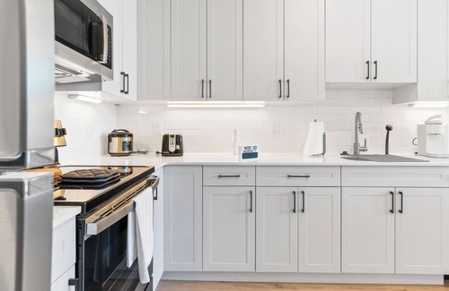 North Philadelphia Apartment | Your home away from home - Rustic 1 BR Apt