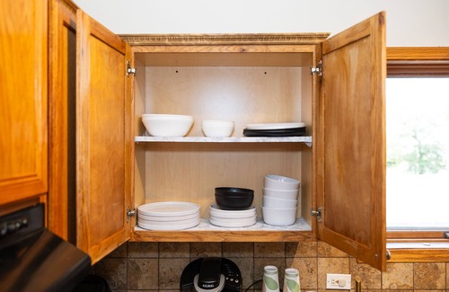 New City Apartment | Your Home Away from home -12 mins from Downtown