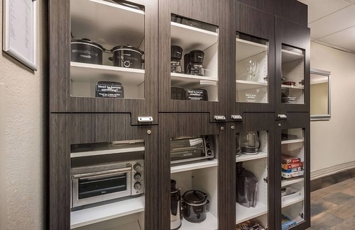 Gateway Hotel | Your Home Away From Home! 2 Spacious Units, Full Kitchen, Pet-friendly Hotel!