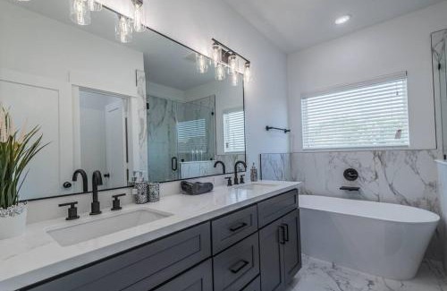 South Central Houston House | Your home away from home