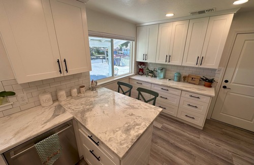 Carmichael House | Your HOME away from HOME! 3-bdrm in Carmichael w/AC, WiFi, fitness room