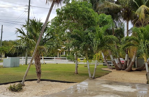 Newlands Apartment | Your home in paradise, North Palm Villas 3 bed 2 bath homes for rent.