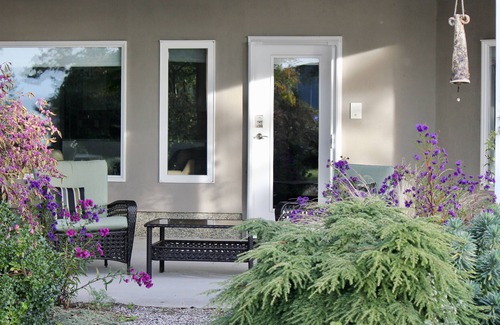 West Sechelt House | Your Peaceful Retreat On The Ocean.