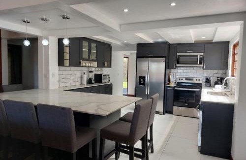 San Ramon House | Your Perfect Home Away From Home!