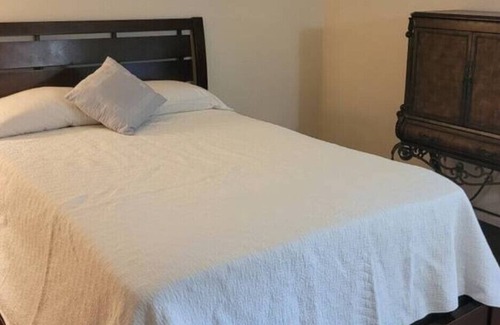 Tamarac Villa | "Your Perfect Retreat: Cozy Room in Fl Near Malls, Beaches, and Freeways!"