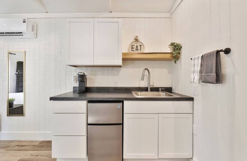 Sleepy Hollow House | Your private studio awaits! *Craftsman's Cottage*