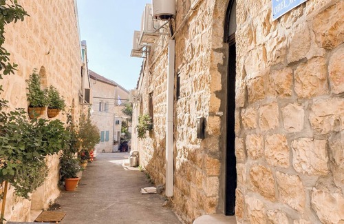 Jerusalem Apartment | Your Stylish Stay at Mahane Yehuda, Jerusalem