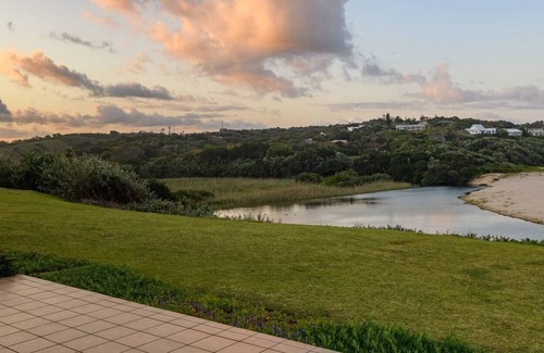 Palm Beach House | Your Ultimate Beach House Getaway!