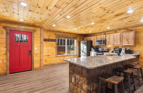 Black Bear Falls Cabin | Your Ultimate Smoky Mountain Retreat with a Private Indoor Pool!