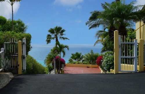 Slob Villa | Your very own private pool w/this villa!