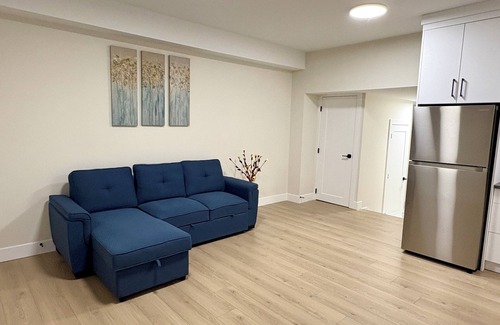 White Rock House | Your White Rock Beach Getaway: 2BR Suite, Modern Living, and Ocean Proximity!