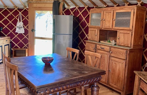 Saint-Germain-Laprade Cabin | Yourte Tout Confort Écoresponsable - Idéal Famille
