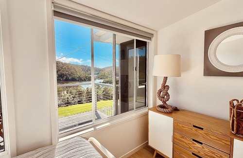 Greigs Flat House | YOWAKA RIVER COTTAGE - Secluded property overlooking the magical Yowaka River