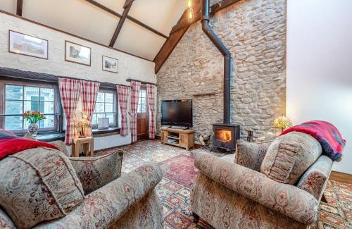 Pentrefelin House | Yr Hen Efail