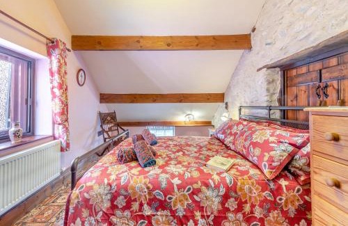 Pentrefelin House | Yr Hen Efail