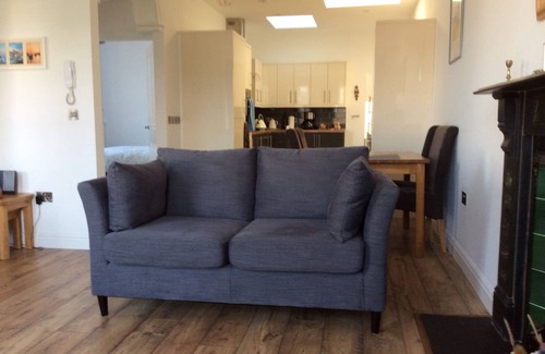 Aberaeron Apartment | YR HEN FANC (THE OLD BANK)