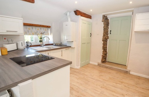 Llanelidan Cottage | YSGUBOR UCHA, pet friendly, character holiday cottage in Pwllglas