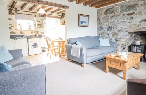 Rhyd-y-clafdy Cottage | YSGYBOR YD, family friendly, character holiday cottage in Criccieth