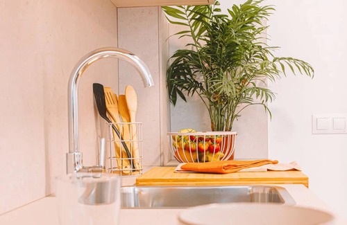 Armilla Apartment | Yugo Salud