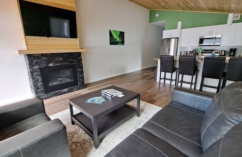 Whitehorse House | Yukon Hot Springs Suite #34