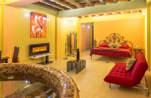 Pacto Hotel | Yumbo Love Experience