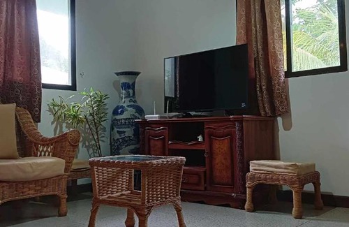 Pandan House | Zaldivar Riverside Inn