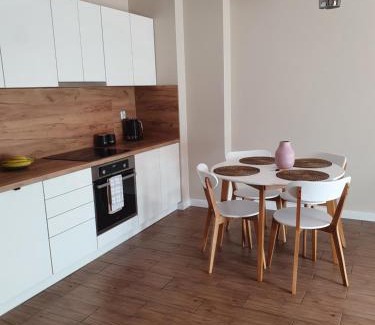 Slupsk Apartment | Zamiejska Modern Apartments NOWY APARTAMENTOWIEC WINDA