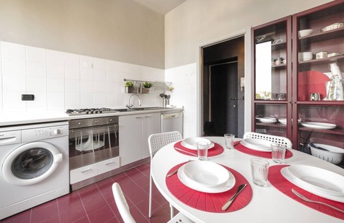 Zona Zara Apartment | Zara & Island APT! 100m from the Istria M5 stop!