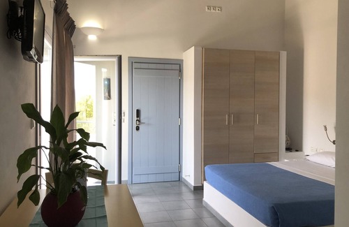 Agia Pelagia House | Zathea Apartments