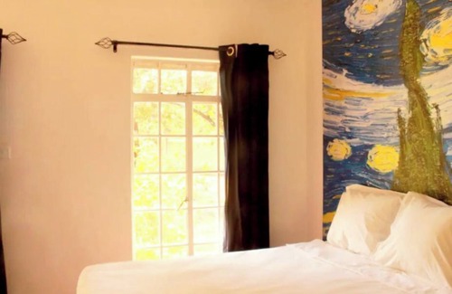 Chinhoyi Bed & Breakfast | Zebras Dazzle B&B | Van Gogh twin-room
